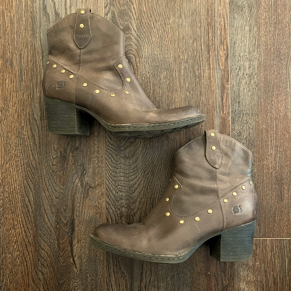 Born brown ankle boots